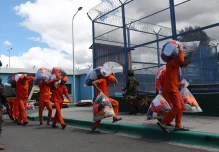 Militares aseguran haber arrebatado control de cárceles a bandas criminales