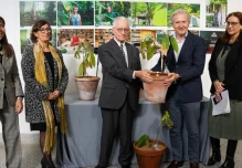 El Real Jardín Botánico de Madrid recibe planta de cacao de Ecuador