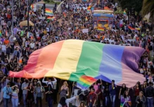 Luego de 26 días de la sentencia, el matrimonio civil igualitario entra en vigencia en Ecuador