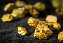 El oro repunta por tensiones comerciales y alcanza US$ 3.368 por onza