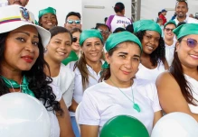 Petroecuador transferirá $ 45 millones para pavimentar 25 barrios en Esmeraldas