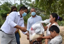 Familias de Asunción, afectadas por inundaciones, reciben ayuda
