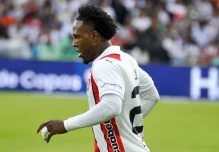 Liga arrolló a Independiente en la primera final 