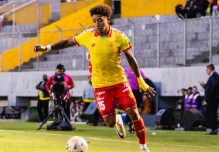 Aucas venció 2-0 a Barcelona en el estadio Gonzalo Pozo 