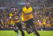 Barcelona logró un agónico empate y sigue firme en la punta