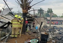 Incendio afectó centro comercial en Taisha 