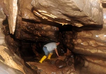 Libro revela aventuras en la Cueva de los Tayos