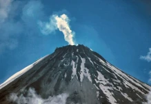 Advierten de posible descenso de lahares desde el volcán Sangay