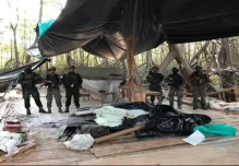 Hallaron semisumergible en una zona de Mataje
