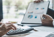 La tramitología complica la creación de empresas en Ecuador