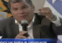 Correa responde a Comandante de la Marina que no discute con subalternos
