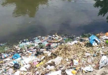Río Teaone pierde la batalla contra con la contaminación