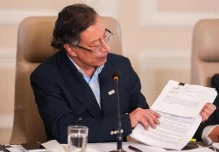 Petro alista nuevo decreto de aranceles en medio de la disputa comercial con Ecuador