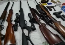 3 policías fueron detenidos por intentar meter armas a la cárcel en Cuenca 