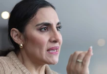 Abad acusa de actitud "dictatorial" a Noboa