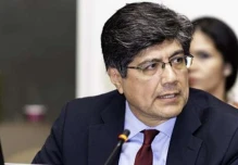 Canciller dice que hablará con Reino Unido por tema Assange