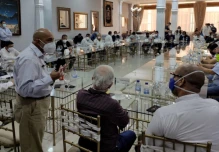 30 hospitales públicos bajo graves sospechas de corrupción, admite el Gobierno