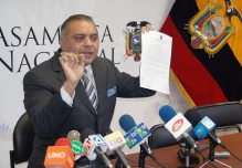 Comisión anuncia visita a Galo Lara