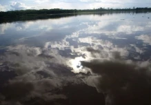 Derrame de petróleo en la Amazonía peruana activa alerta ambiental en zona de difícil acceso