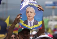 Colombia: Álvaro Uribe apeló su condena a 12 años de prisión domiciliaria