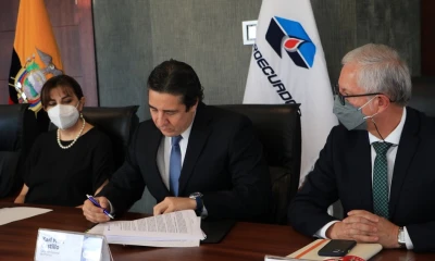 Petroecuador y Primax firmaron contrato para derivados de petróleo / Foto: cortesía Petroecuador