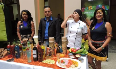 La gastronomía y las bebidas hechas con plantas propias de la Amazonía se podrán encontrar en los festejos. Foto: El Universo