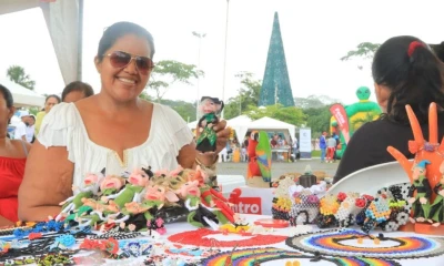 Decenas de emprendimientos locales ofertaron sus productos y servicios a compradores, organizaciones y empresas privadas y pública / Foto: cortesía MIES