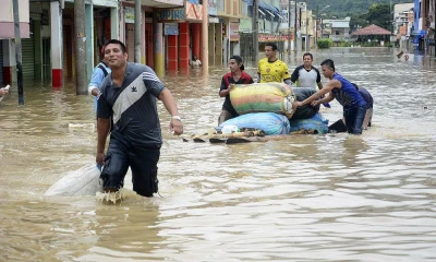 Inundaciones. La localidad manabita de Santa Ana está bajo al agua. Foto: La Hora