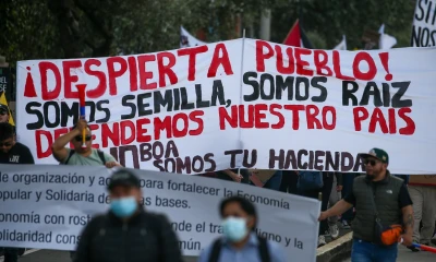 La marcha fue una de las más multitudinarias de una serie de protestas que se han registrado en Quito desde que Noboa anunciara uno de los mayores recortes de gasto público de los últimos años en el país/ Foto: cortesía EFE