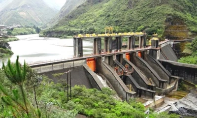 En la central Agoyán se realizó el cambio de cinco radiadores / Foto: cortesía CELEC