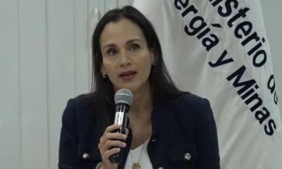 Inés Manzano pasó varios días en Esmeraldas verificando los impactos del derrame / Foto: cortesía Ministerio de Energía y Minas