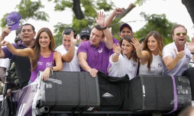Daniel Noboa estuvo acompañado por su madre y su esposa / Foto: EFE