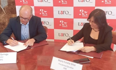 Diego Quiroga, rector de la USFQ, y María Eulalia Silva, presidente ejecutiva de la CME, formalizaron el compromiso / Foto: cortesía Cámara de Minería de Ecuador