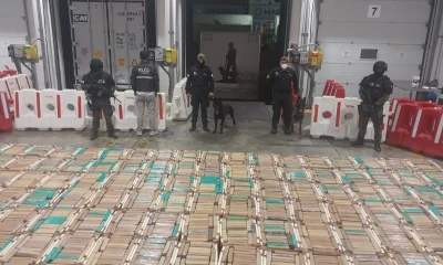 En la envoltura exterior los bloques tenían diversos sellos con logos que las organizaciones criminales / Foto: cortesía Policía Nacional