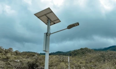 El plan contempla la instalación de 200 luminarias LED solares y 200 postes / Foto: cortesía MAE