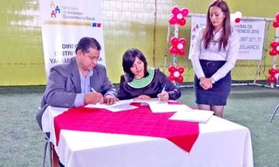Convenio. Segundo Jaramillo y Piedad Fernández en la firma de los acuerdos. Foto: La Hora