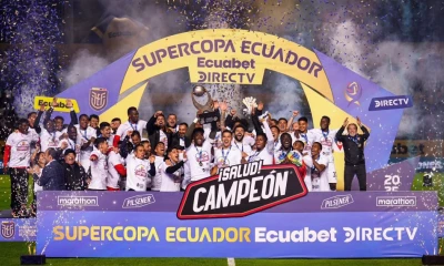 El equipo albo levantó la tercera Supercopa de Ecuador en el estadio Gonzalo Pozo Ripalda / Foto: cortesía LDU Oficial