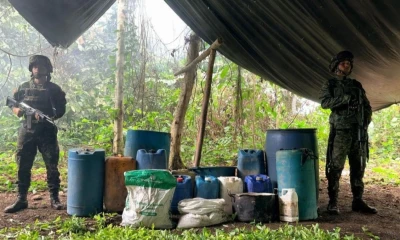 Las autoridades incineraron más de 11,000 galones de precursores líquidos y 1.5 toneladas de insumos sólidos / Foto: cortesía Ejército de Colombia