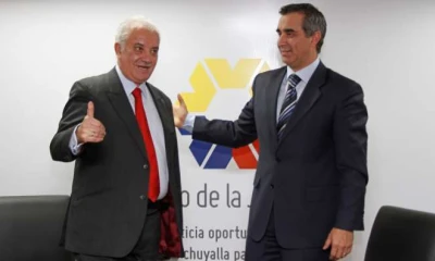 El exfiscal Chiriboga y el Presidente de la Judicatura tras la firma del convenio para impulsar el concurso señalado. Foto: La Hora