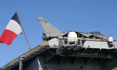 El barco se encuentra amarrado desde el pasado sábado frente a un parque eólico marino de Saint-Nazaire / Foto: EFE