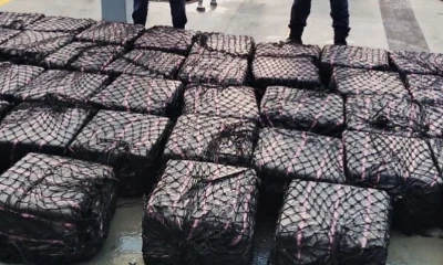 Unidades guardacostas localizaron un total de 67 bultos que contenían sustancias sujetas a fiscalización / Foto: cortesía Armada del Ecuador