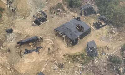Se encontraron también tanques de gas, bombas de agua, explosivos y decenas de materiales utilizados para la actividad / Foto: cortesía Ejército ecuatoriano