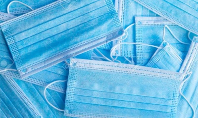 Los vendedores informales ofertan las diez mascarillas hasta en cuatro dólares / Foto: cortesía 