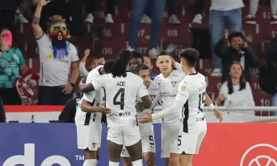  Liga venció 2-0 a Universitario de Deportes en el estadio Rodrigo Paz / Foto: EFE 