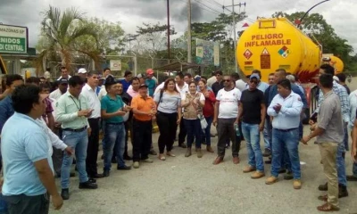 Los transportistas del cantón Shushufindi reunidos con autoridades de la provincia. Foto: Extra