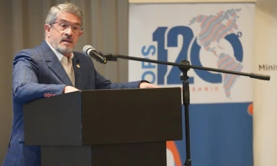 José Ruales, ministro de Salud Pública, anunció la contratación de más personal/ Foto: cortesía Ministerio de Salud