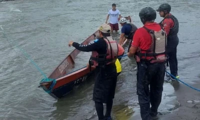 El ECU 911 indicó que un menor, una adulta mayor y siete hombres fueron rescatados por las maniobras realizadas por efectivos del Cuerpo de Bomberos de Mera / Foto: cortesía