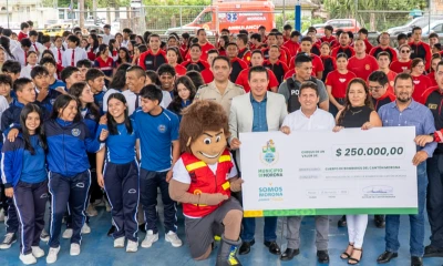Francisco Andramuño, alcalde de Morona, oficializó la entrega de recursos / Foto: cortesía Municipio de Morona