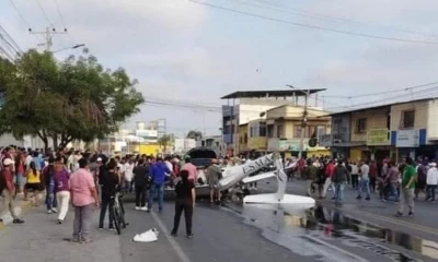 El aparato se estrelló en una calle muy concurrida de La Libertad / Foto: cortesía Fiscalía General