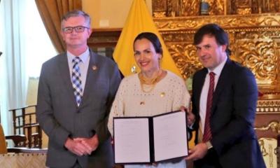 La suscripción del acuerdo se llevó a cabo en el Palacio de Carondelet / Foto: cortesía Ministerio de Energía y Minas